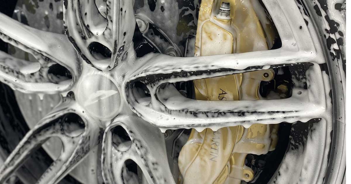 fälgtvätt och bromsoks tvätt för din bil